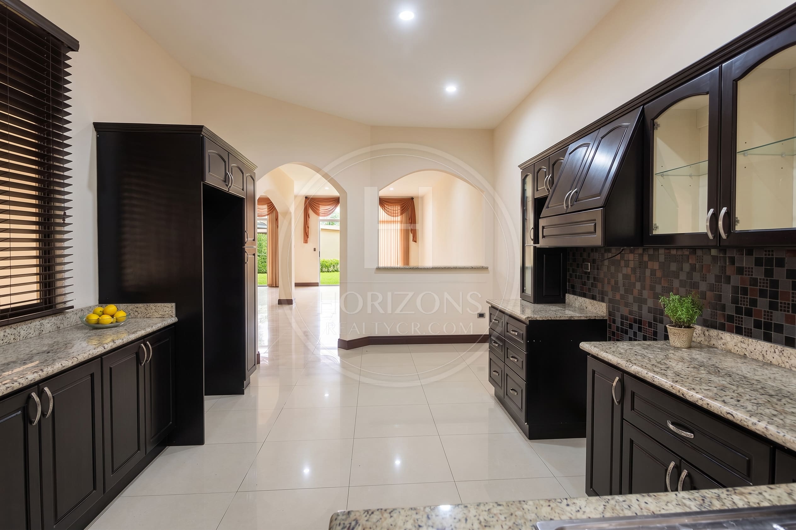 Se Vende Casa de Una Planta en Condominio Tramonto Granadilla Curridabat cerca Aleste 3 habitaciones NJA654