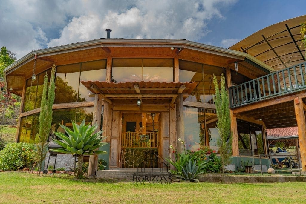 Casa de Montaña en Venta en Coronado, San José – Rodeada de Naturaleza, 8,900 m² NJA601