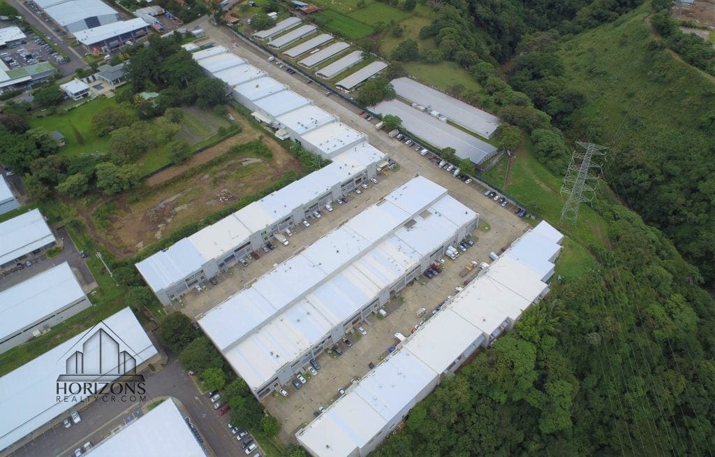 BODEGA INDUSTRIAL – 1km DE RUTA 27 – 416M2 ANDENES NJA855