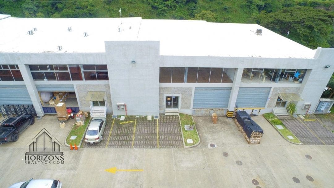 BODEGA INDUSTRIAL – 1km DE RUTA 27 – 416M2 ANDENES NJA855