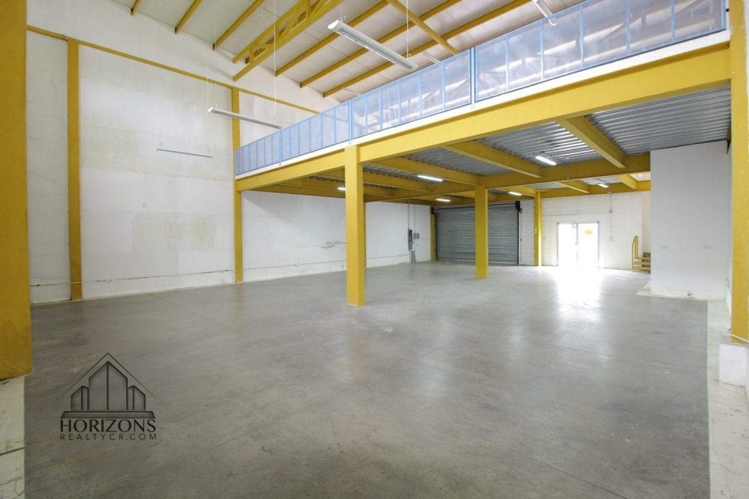 BODEGA INDUSTRIAL – 1km DE RUTA 27 – 416M2 ANDENES NJA855