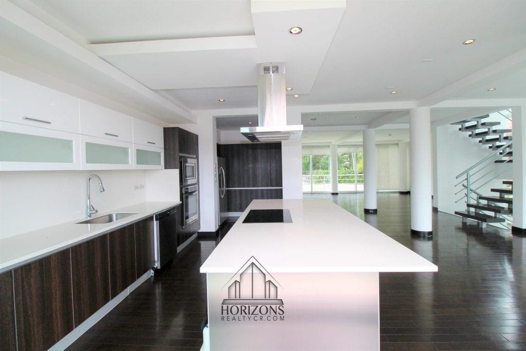 Venta O Alquiler De Casa Contemporanea En Guachipelin Escazu En Condominio Nja737