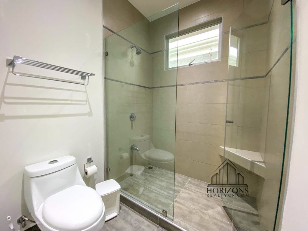 CONDOMINIO 3 DORMITORIOS / OFICINA / TERRAZA / PATIO / 1 PLANTA NJA859