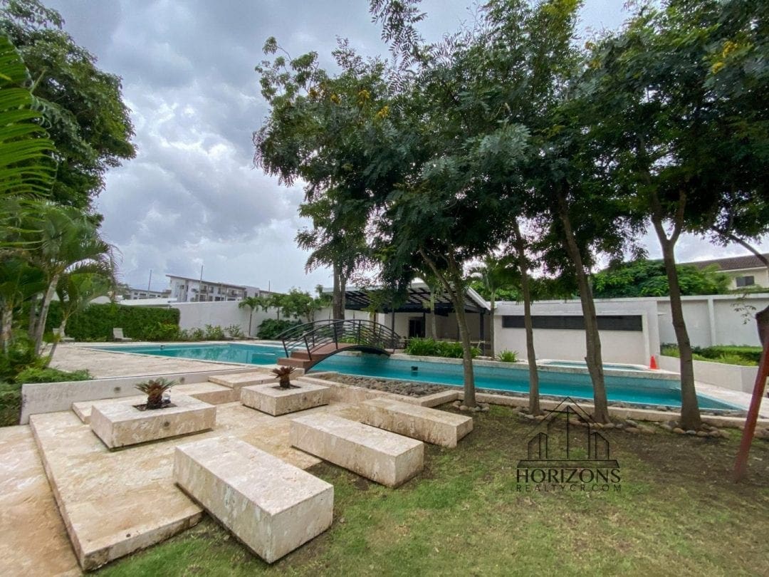 CONDOMINIO 3 DORMITORIOS / OFICINA / TERRAZA / PATIO / 1 PLANTA NJA859