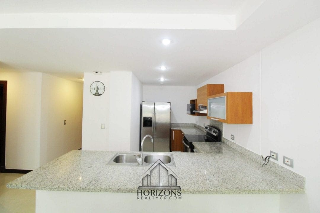 APARTAMENTO AMUEBLADO EN GUACHIPELIN 2 HABITACIONES ALQUILER – NO389