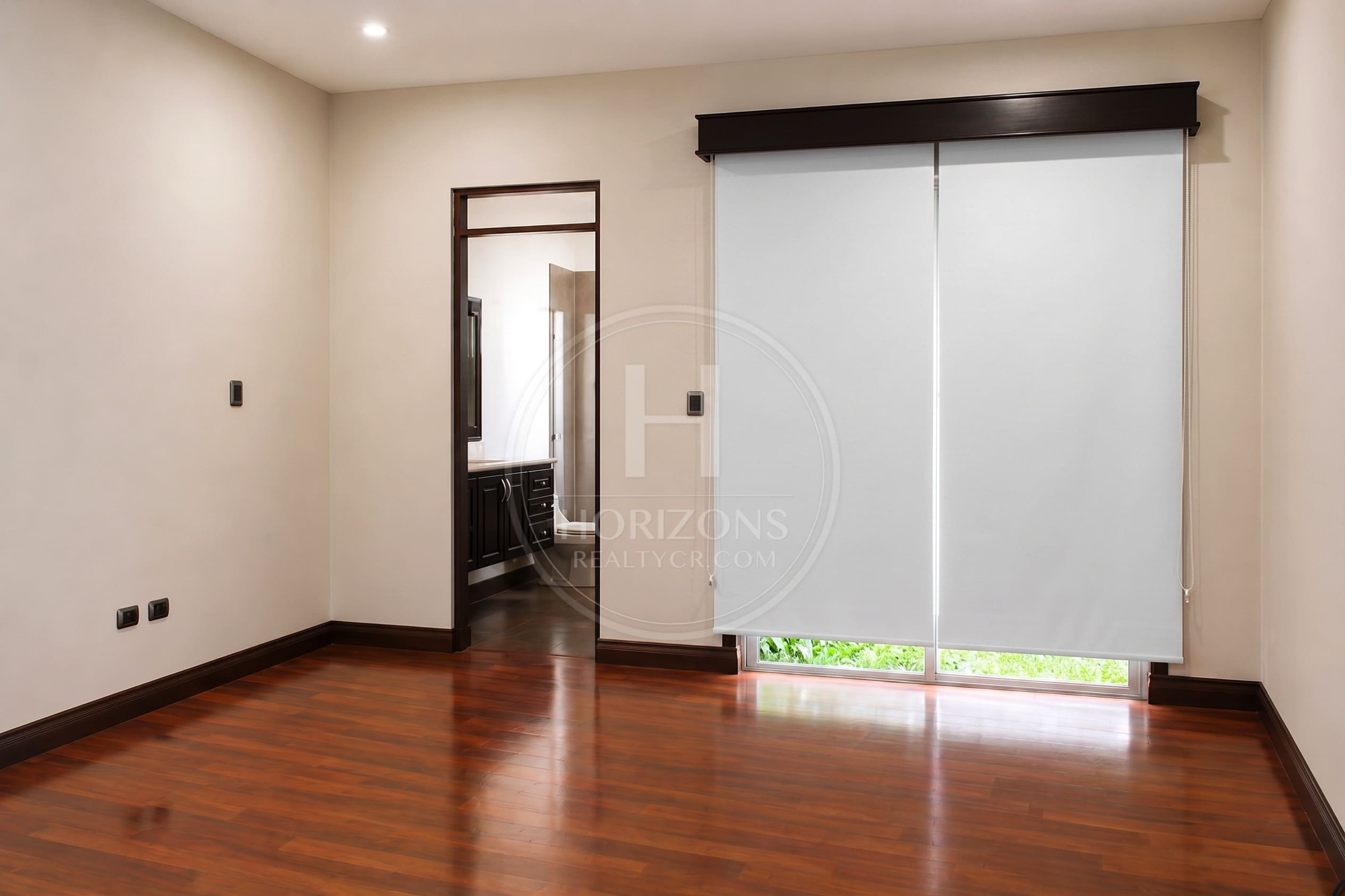 Se Vende Casa de Una Planta en Condominio Tramonto Granadilla Curridabat cerca Aleste 3 habitaciones NJA654