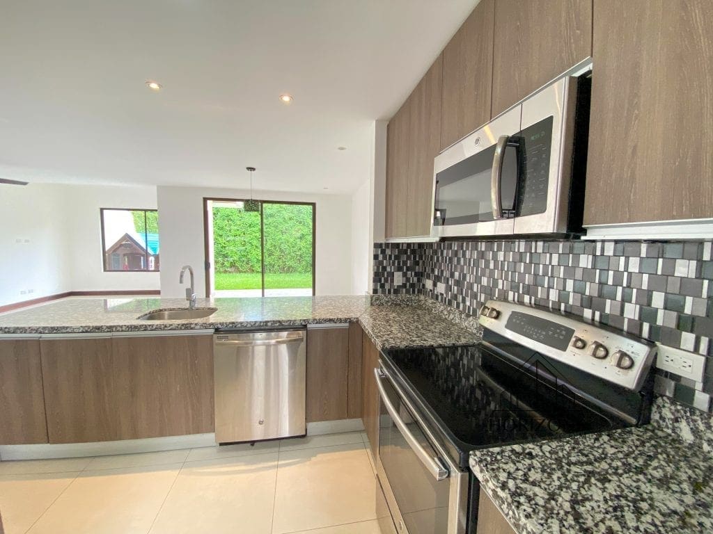 VENTA DE CASA 3 HABITACIONES EN CONDOMINIO 186m2  AMENIDADES NJA874