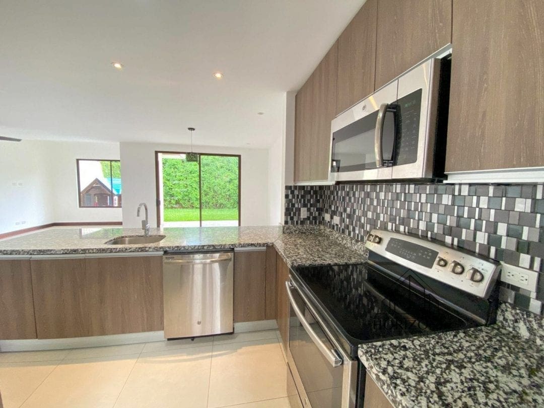 VENTA DE CASA 3 HABITACIONES EN CONDOMINIO 186m2  AMENIDADES NJA874