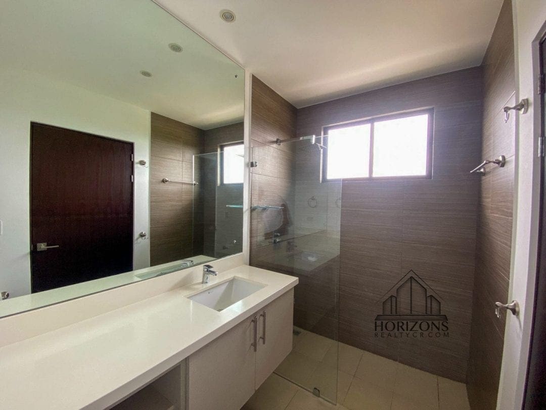 VENTA DE CASA 3 HABITACIONES EN CONDOMINIO 186m2  AMENIDADES NJA874