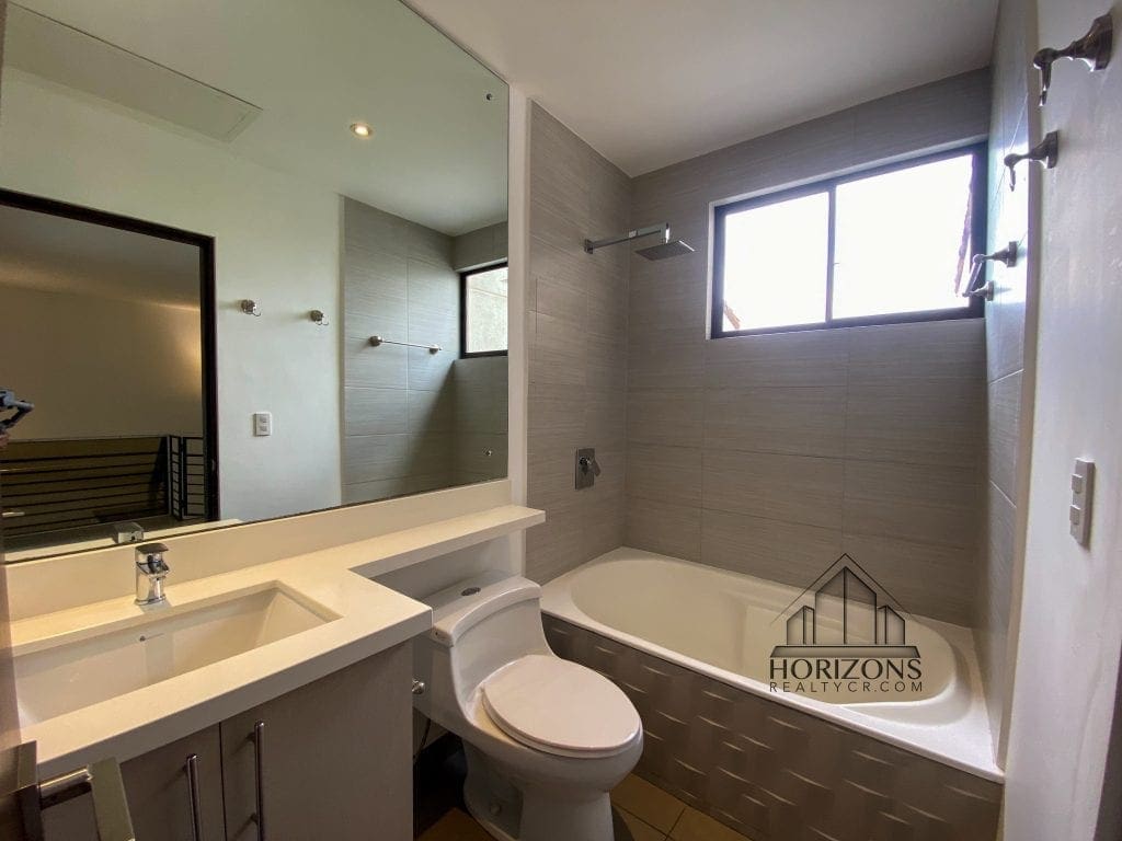 VENTA DE CASA 3 HABITACIONES EN CONDOMINIO 186m2  AMENIDADES NJA874