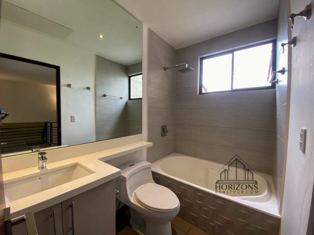 VENTA DE CASA 3 HABITACIONES EN CONDOMINIO 186m2  AMENIDADES NJA874