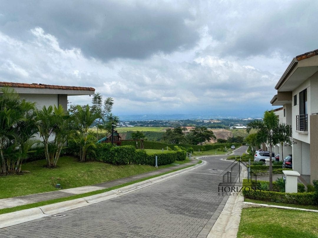 VENTA DE CASA 3 HABITACIONES EN CONDOMINIO 290m2  AMENIDADES NJA876
