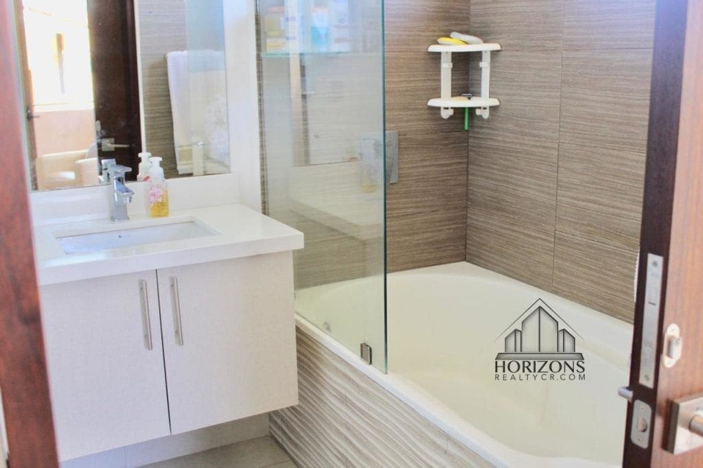 VENTA DE CASA 3 HABITACIONES EN CONDOMINIO 290m2  AMENIDADES NJA876