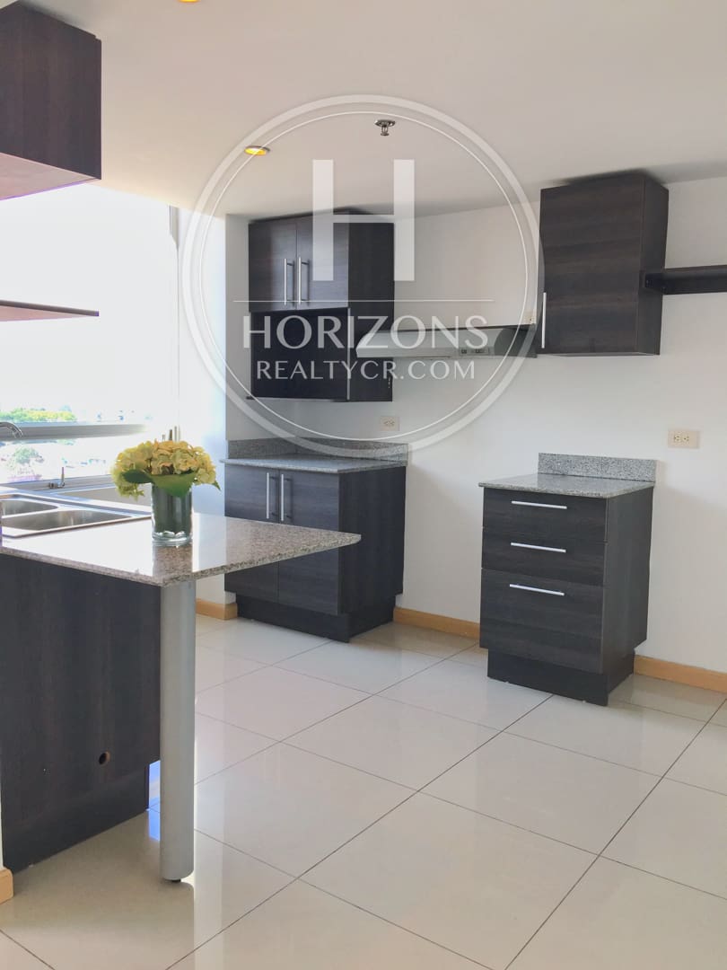 Se Vende Apartamento en Condominio 6-30 La Sabana 3 Habitaciones mas Oficina  Precio Oportunidad NJA461