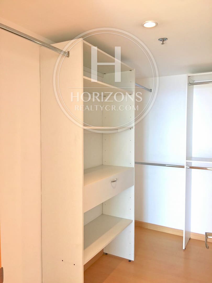 Se Vende Apartamento en Condominio 6-30 La Sabana 3 Habitaciones mas Oficina  Precio Oportunidad NJA461