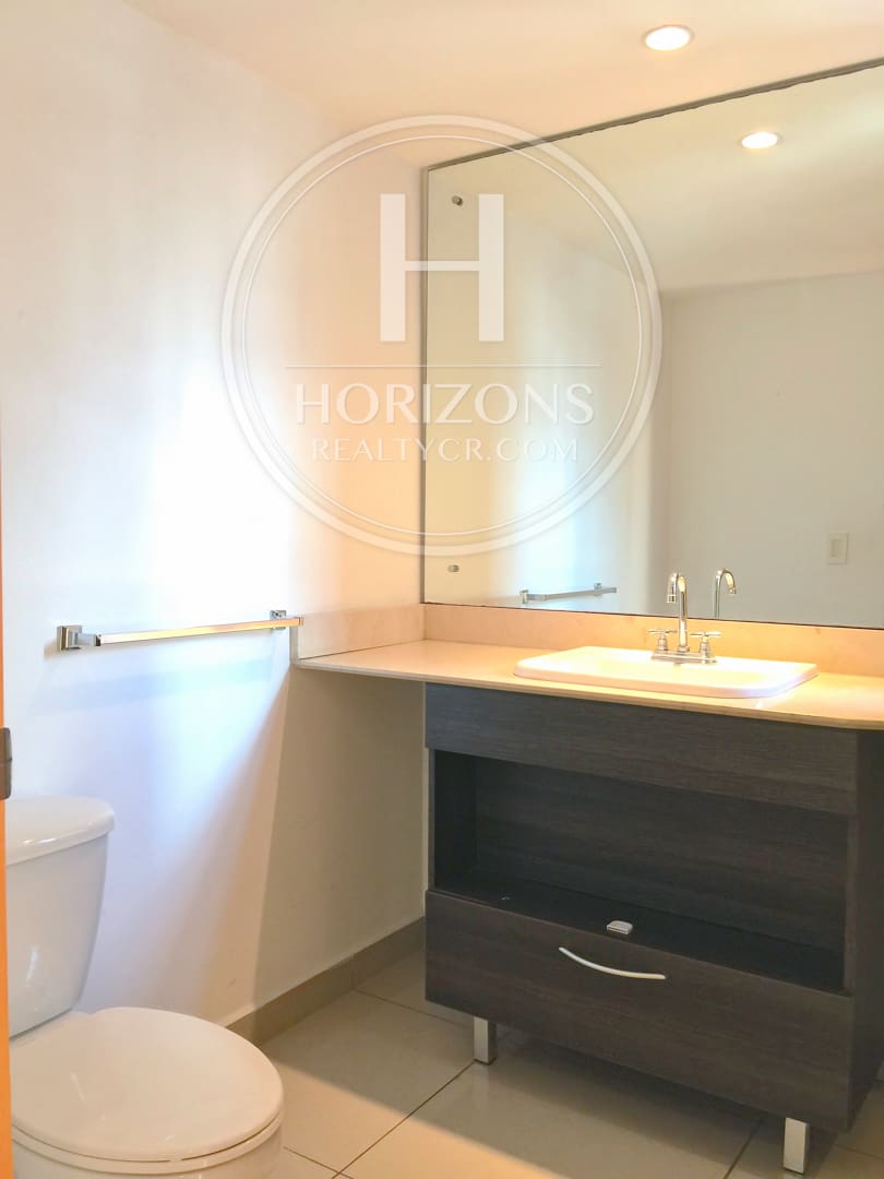 Se Vende Apartamento en Condominio 6-30 La Sabana 3 Habitaciones mas Oficina  Precio Oportunidad NJA461