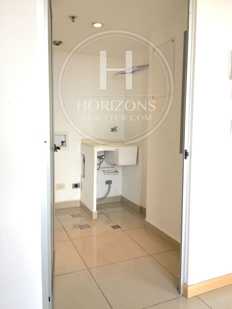 Se Vende Apartamento en Condominio 6-30 La Sabana 3 Habitaciones mas Oficina  Precio Oportunidad NJA461