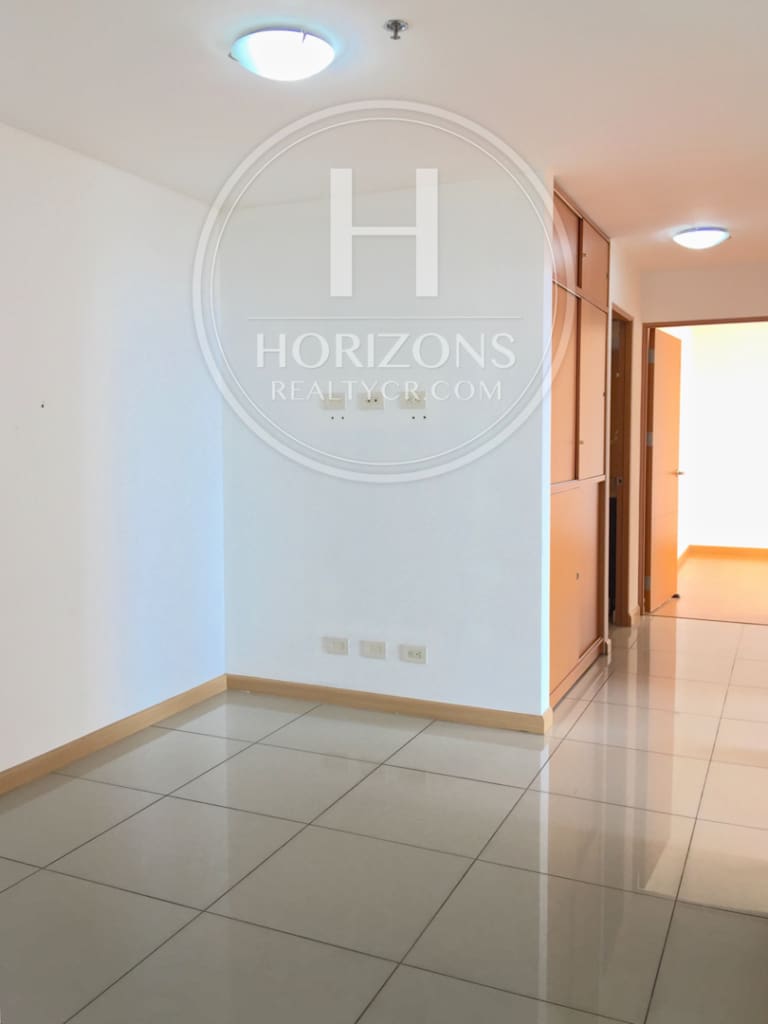 Se Vende Apartamento en Condominio 6-30 La Sabana 3 Habitaciones mas Oficina  Precio Oportunidad NJA461