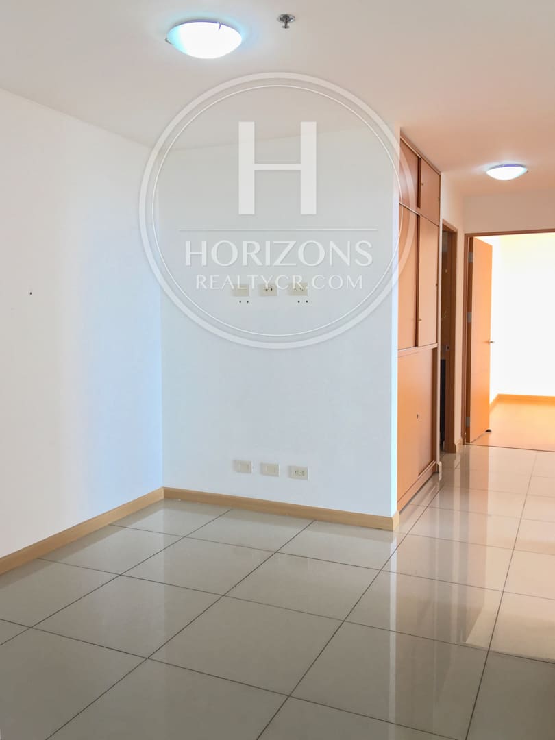 Se Vende Apartamento en Condominio 6-30 La Sabana 3 Habitaciones mas Oficina  Precio Oportunidad NJA461