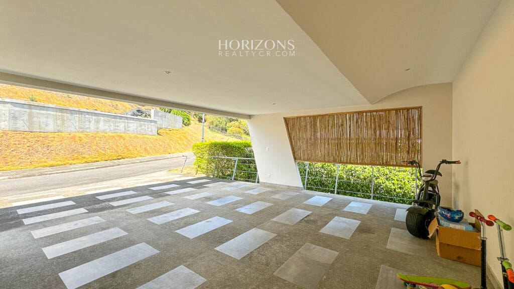 Casa Contemporánea en Condominio Hacienda Gregal Hermosas Vistas NJA780