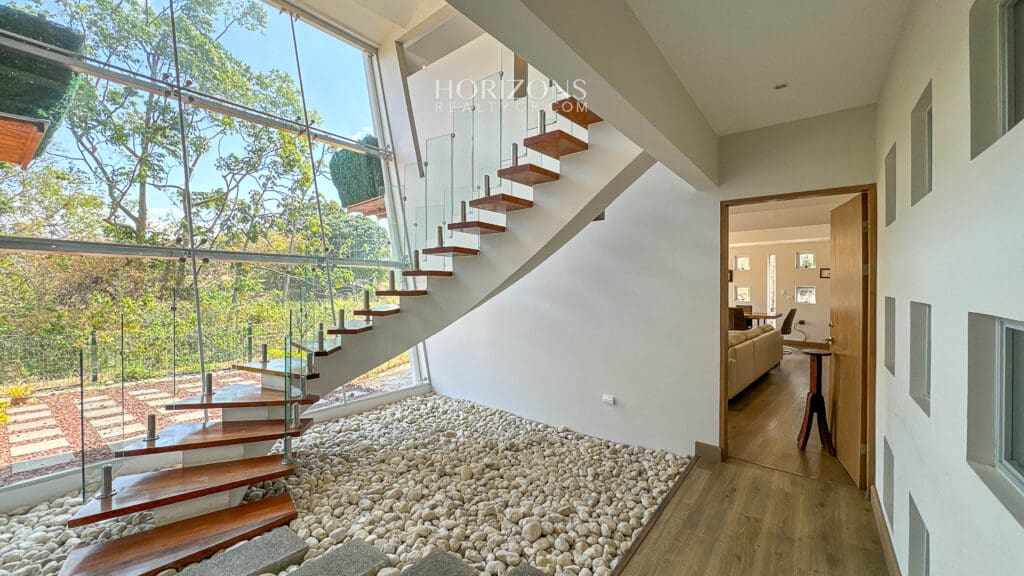 Casa Contemporánea en Condominio Hacienda Gregal Hermosas Vistas NJA780
