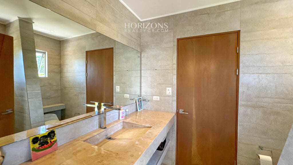 Casa Contemporánea en Condominio Hacienda Gregal Hermosas Vistas NJA780