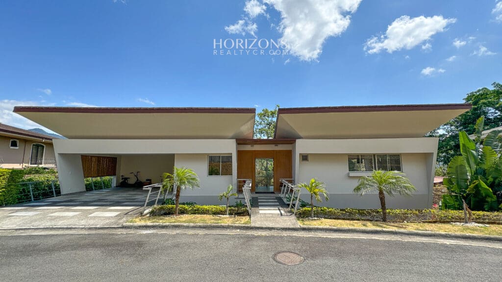 Casa Contemporánea en Condominio Hacienda Gregal Hermosas Vistas NJA780
