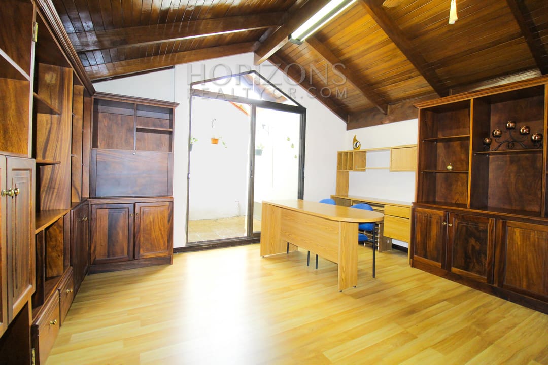 SE ALQUILA CASA AMUEBLADA EN SAN PEDRO 3 HABITACIONES + OFICINA noj445