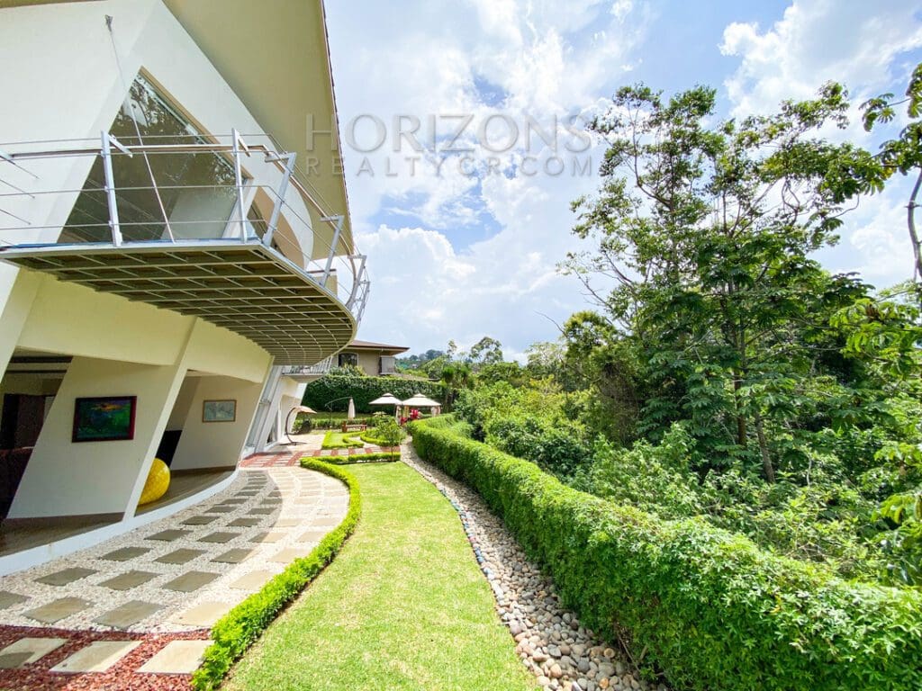 Casa Contemporánea en Condominio Hacienda Gregal Hermosas Vistas NJA780