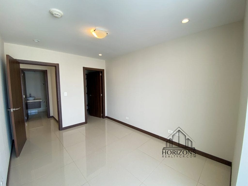 Apartamento en Venta en San Pedro, Montes de Oca – 2 Habitaciones, Nivel 4, a 1.7 km de Rotonda de la Bandera NJA907