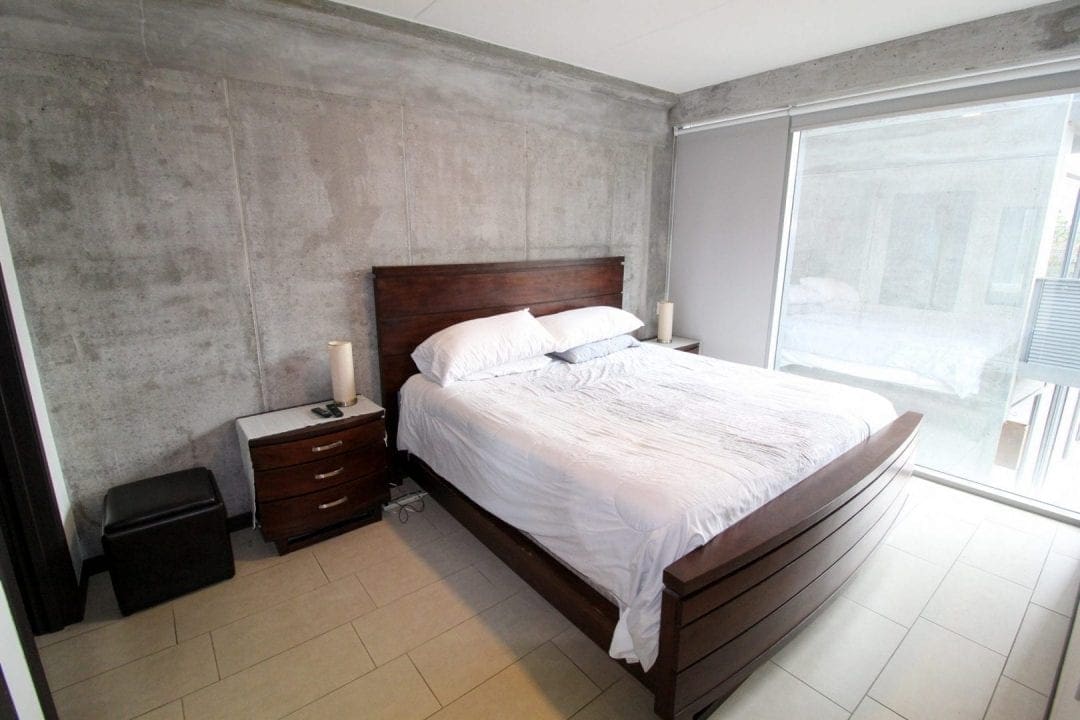 SE ALQUILA APARTAMENTO  2 HABITACIONES AMUEBLADO EN CONDOMINIO QBO NJJ27