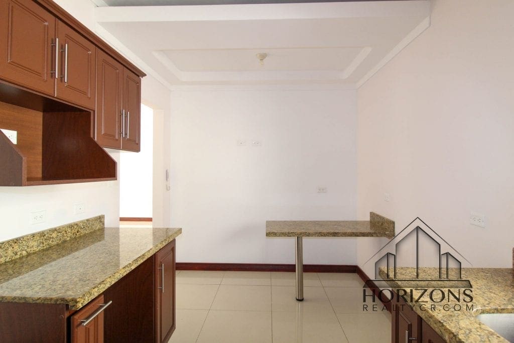 AMPLIA CASA EN AYARCO 3 HABITACIONES TERRAZA NJM24