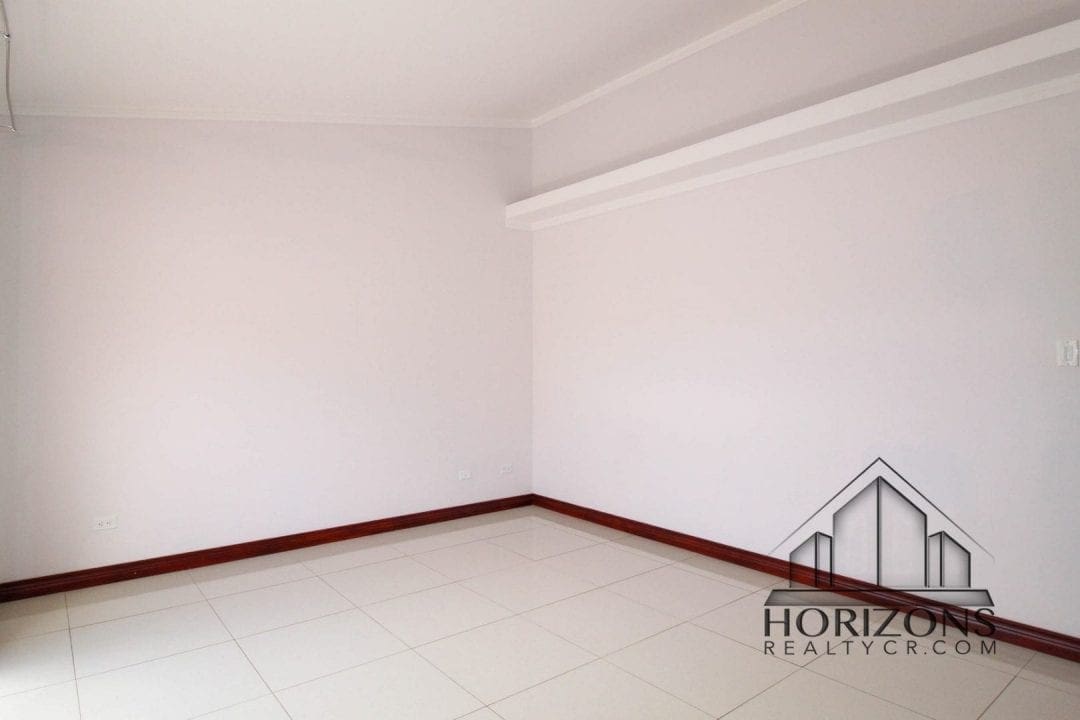 AMPLIA CASA EN AYARCO 3 HABITACIONES TERRAZA NJM24