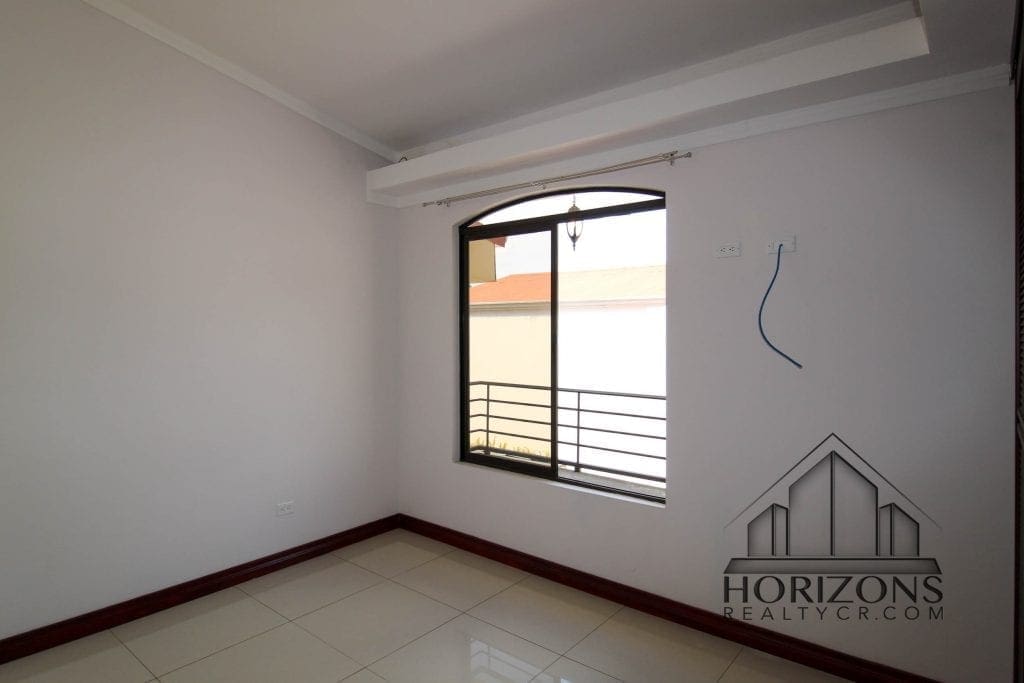 AMPLIA CASA EN AYARCO 3 HABITACIONES TERRAZA NJM24