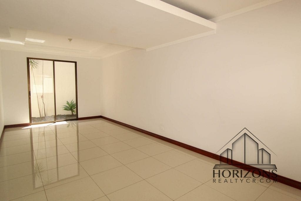 AMPLIA CASA EN AYARCO 3 HABITACIONES TERRAZA NJM24