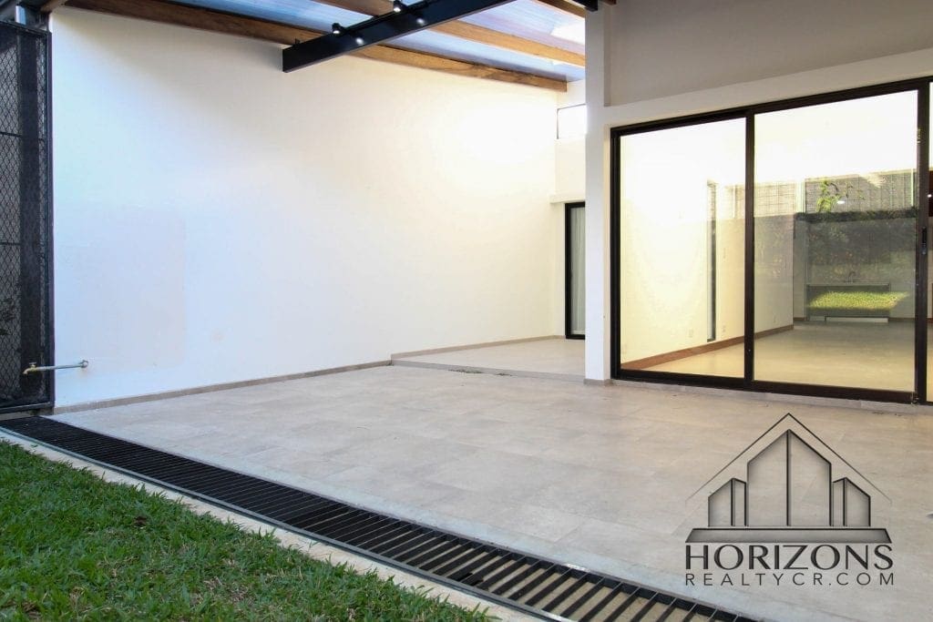 SABANILLA UNA PLANTA 2 DORMITORIOS 2 BAÑOS / PATIO NJM28