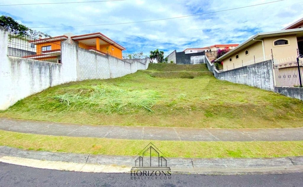 SE VENDE LOTE 700 m² EN RESIDENCIAL CURRIDABAT SAN JOSÉ NJA833