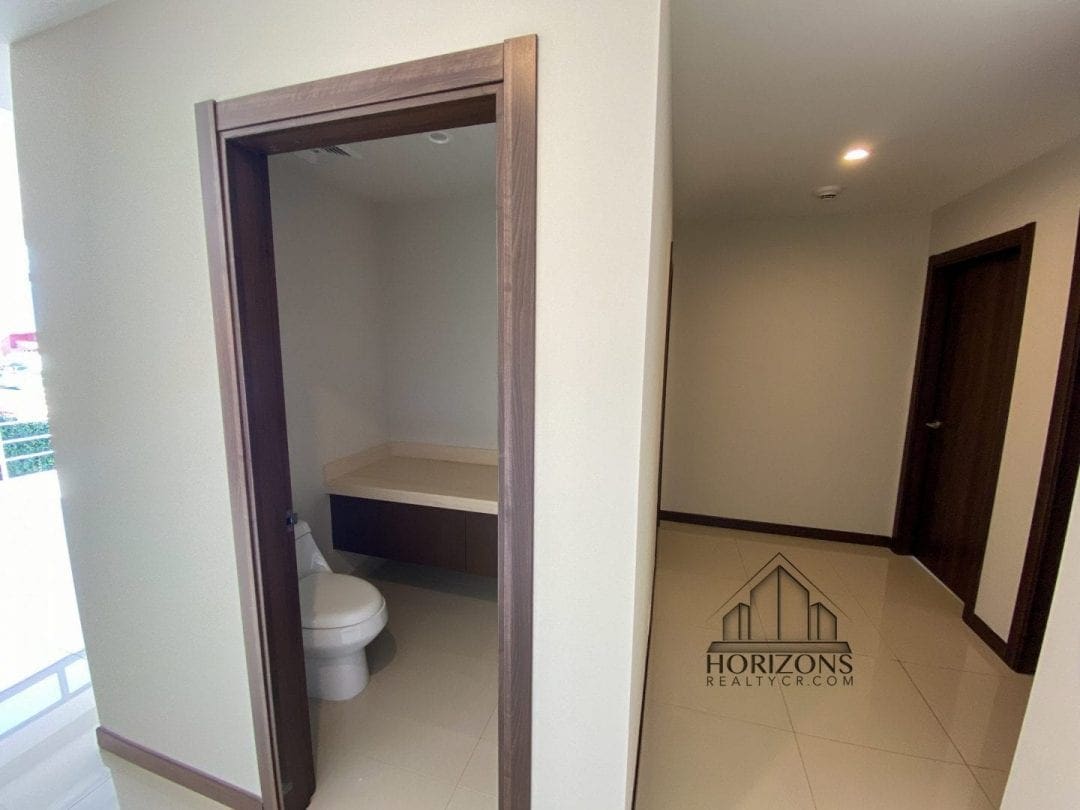 Apartamento en Venta en San Pedro, Montes de Oca – 2 Habitaciones, Nivel 4, a 1.7 km de Rotonda de la Bandera NJA907