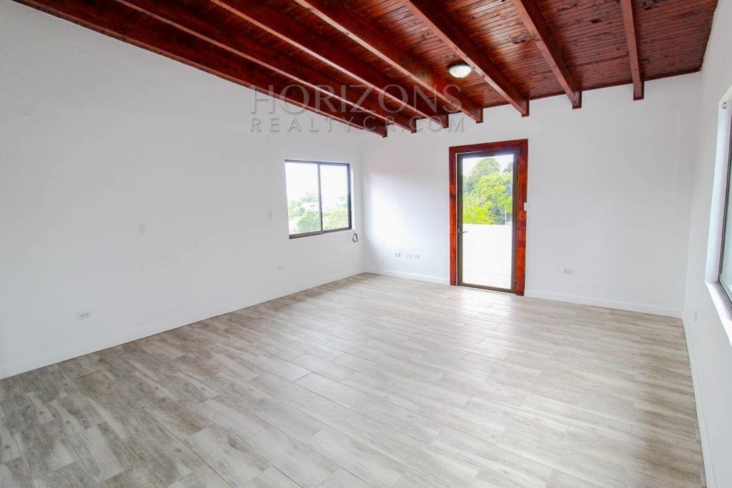 CASA EN TERRENO DE 1,439 M² CON VISTA A LAS MONTAÑAS Y SEGURIDAD TRES RIOS CARTAGO – NOJ495