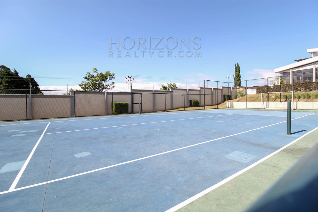Se vende Casa con patio Condominio Valle Alto 3 Habitaciones Vista a las Montañas nja1302