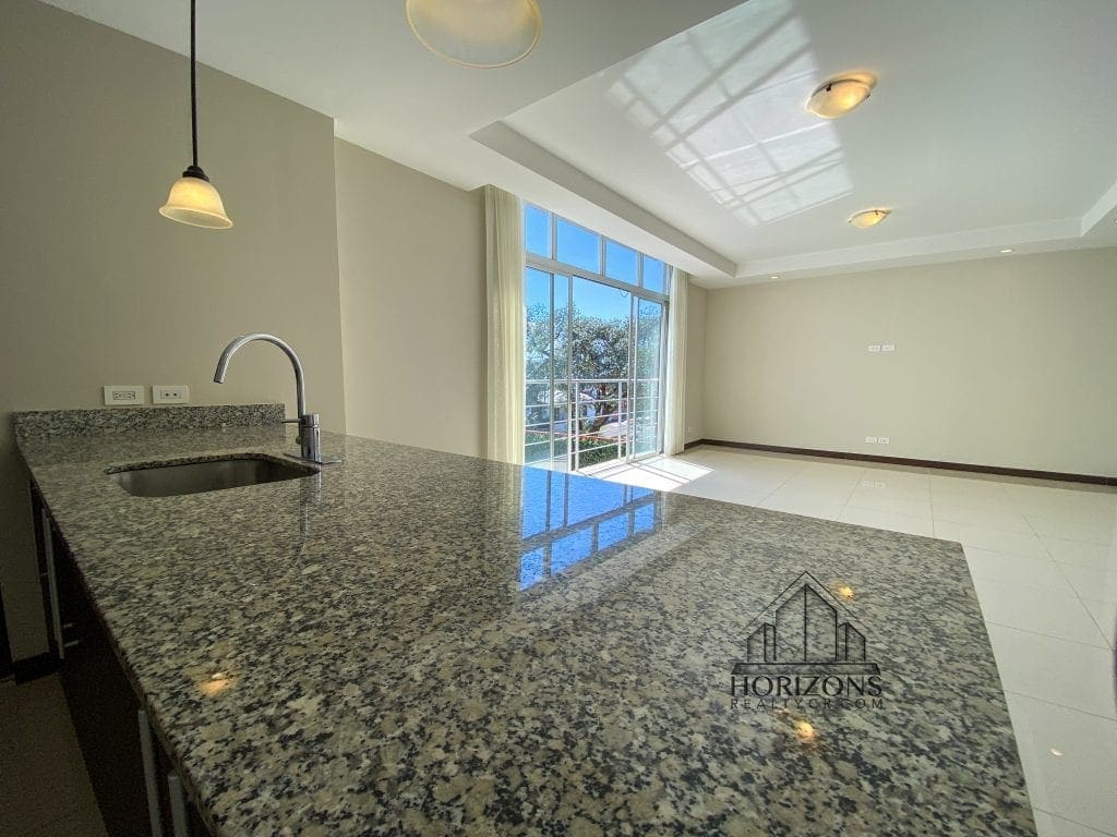 Apartamento en Venta en San Pedro, Montes de Oca – 2 Habitaciones, Nivel 4, a 1.7 km de Rotonda de la Bandera NJA907