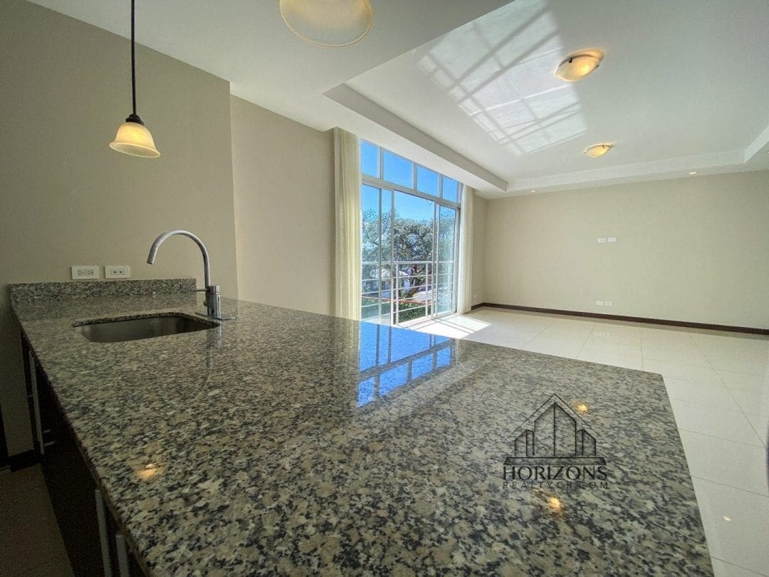 Apartamento en Venta en San Pedro, Montes de Oca – 2 Habitaciones, Nivel 4, a 1.7 km de Rotonda de la Bandera NJA907