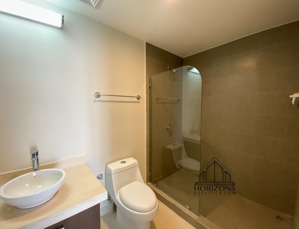 Apartamento en Venta en San Pedro, Montes de Oca – 2 Habitaciones, Nivel 4, a 1.7 km de Rotonda de la Bandera NJA907