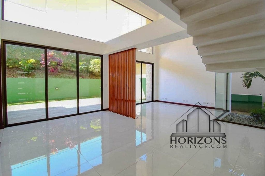 CASA CONTEMPORÁNEA AMPLIA ZONA VERDE EN CONDOMINIO NJM20