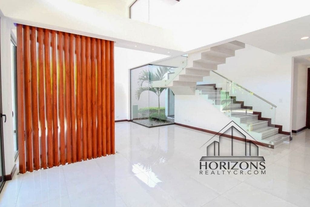 CASA CONTEMPORÁNEA AMPLIA ZONA VERDE EN CONDOMINIO NJM20