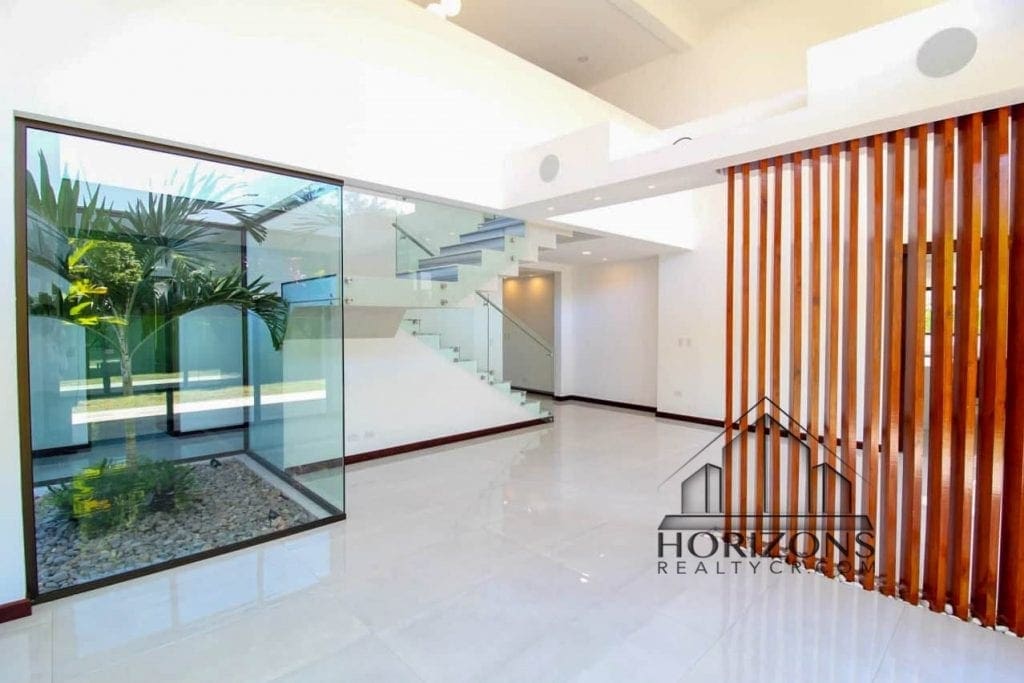 CASA CONTEMPORÁNEA AMPLIA ZONA VERDE EN CONDOMINIO NJM20