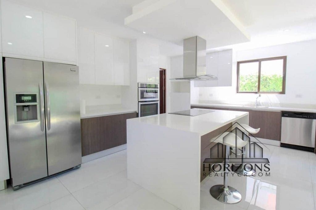 CASA CONTEMPORÁNEA AMPLIA ZONA VERDE EN CONDOMINIO NJM20