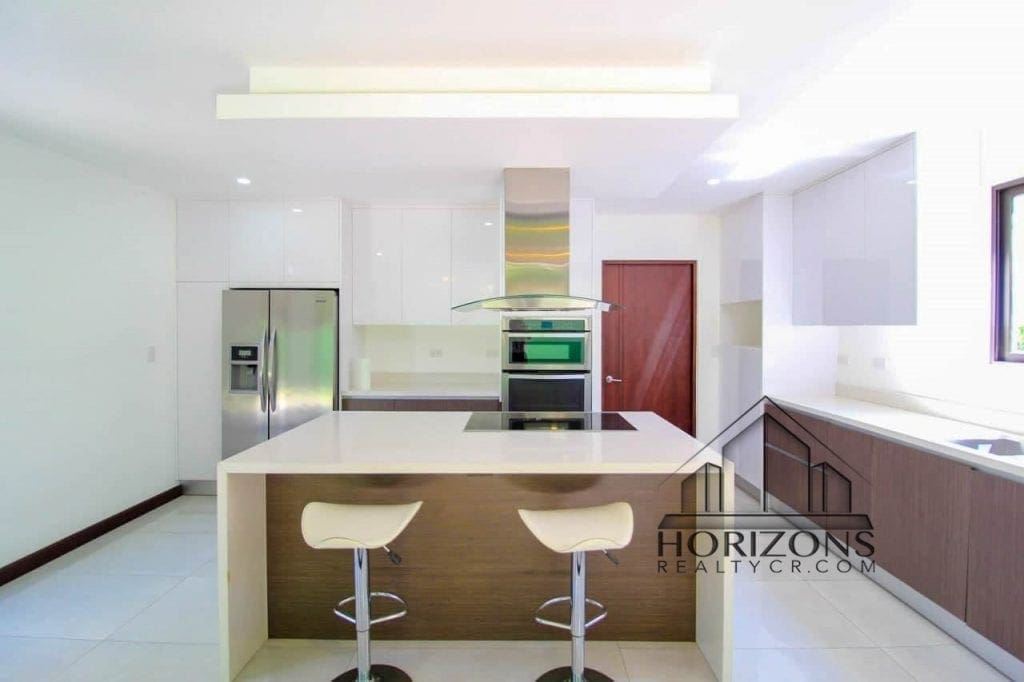 CASA CONTEMPORÁNEA AMPLIA ZONA VERDE EN CONDOMINIO NJM20