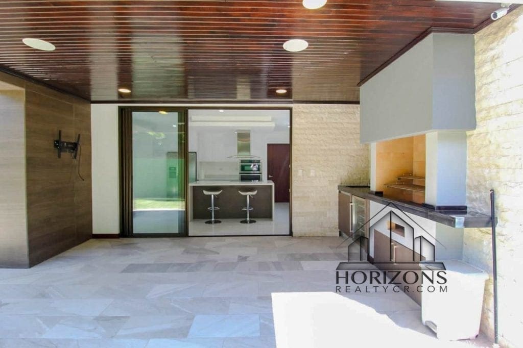CASA CONTEMPORÁNEA AMPLIA ZONA VERDE EN CONDOMINIO NJM20