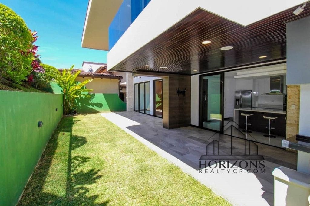 CASA CONTEMPORÁNEA AMPLIA ZONA VERDE EN CONDOMINIO NJM20
